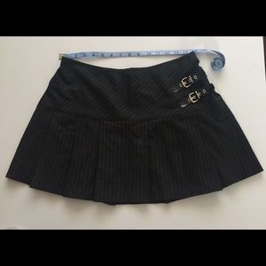 🔥BLACK PINSTRIPE SKATER SKIRT🔥